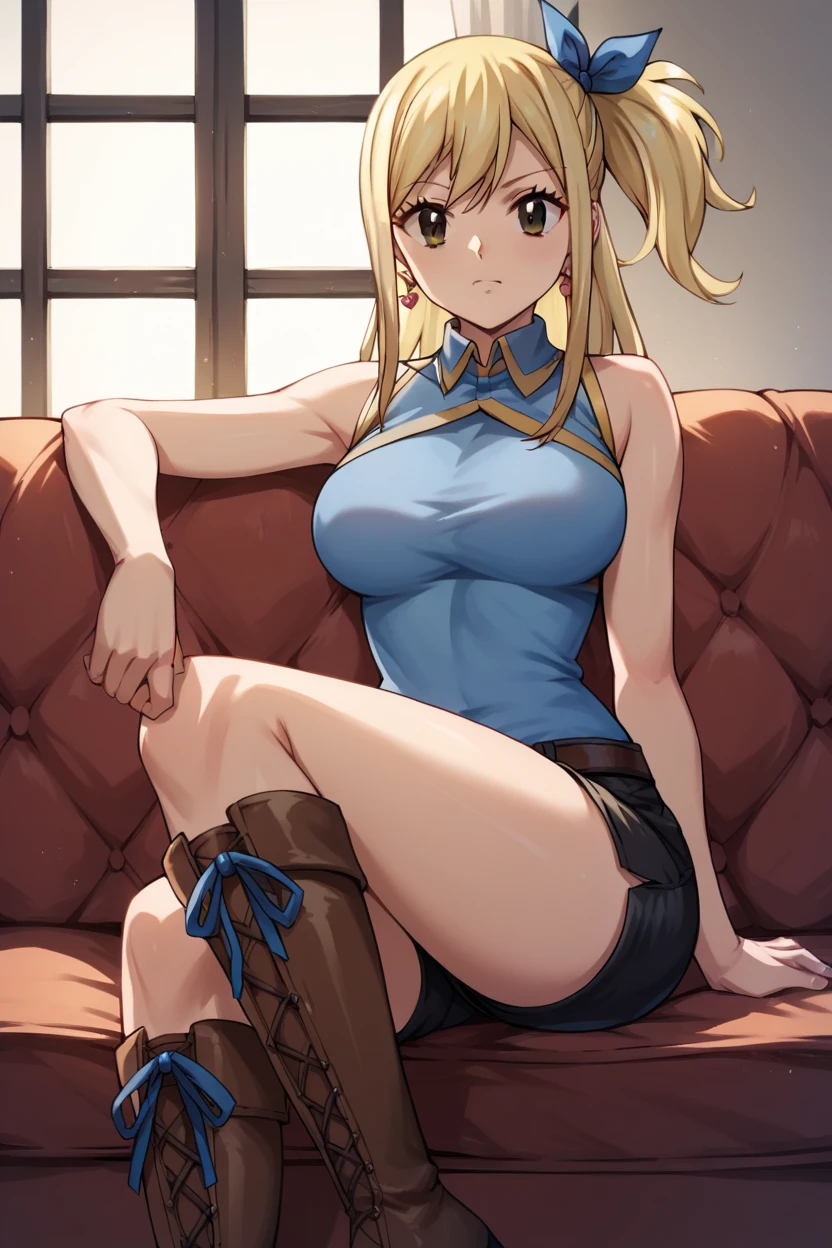 (Obra maestra, La mejor calidad:1.2), solamente, 1 chica, Lucy Heartfilia, They're smiling, Buscando el visor de TA, manos en las caderas, azul sin mangas, minifalda, Botas de muslo, hermosa
