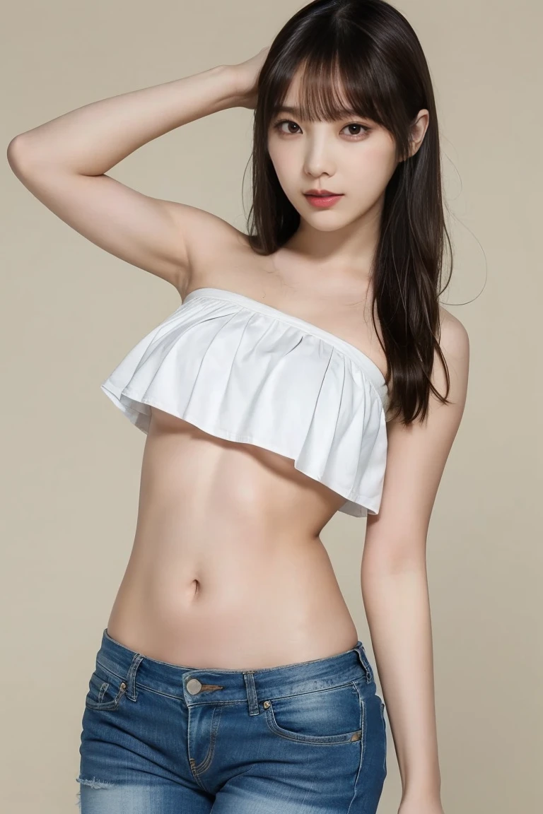 masterpiece,highest quality,1 girl,delicined face, 前hair, just_arm, just_shoulder, green_eye,((A very narrow waist:1.58))、(big breasts:1.48)、(14 years old:1.48)、(perfect beautiful nipples:1.48), cowboy_shot, crop_superior, High leg, High leg_panties, length_hair, looking for_in_peeping in the viewer, belly button, panties, realistic, short_shorts, shorts,  一人in, Are standing, underwear,
