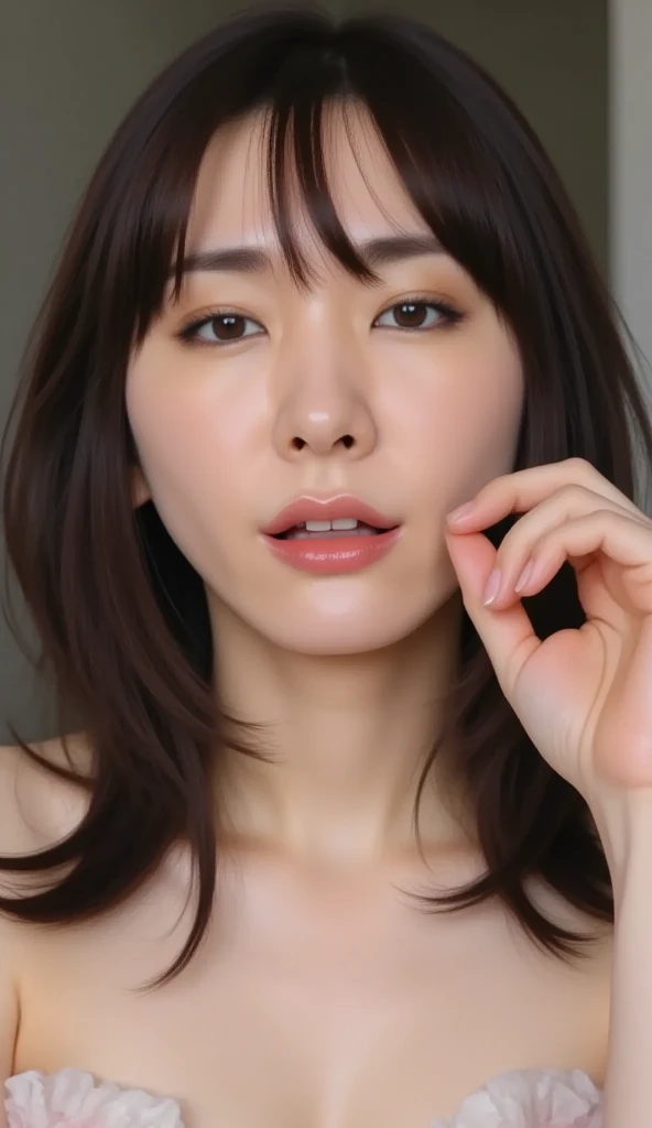 (Realistic:1.3、Ultra HD、Ultra-high resolution、8K、Japanese Housewife、寝室でBlowjobチオをするMature Woman:1.5、At the bed)、((Look Viewer:1.8))、(Extremely realistic skin texture:1.4)、(Realistic:1.3)、short hair、((Embarrassed expression:1.5))、(blonde:1.5)、48-year-old woman、Mature Woman、Ponytail Hairstyles、(Brown eyes:1.3)、(Face close-up:1.38)、(Sweaty:1.2)、(Nipplesを見せる)、((衣服から突き出たNipples,))、dress、美しいNipples、Nipples、(Shooting from the side:1.1)、Drooling、((Blowjobチオ:1.6、Blowjob、Cum in mouth、Bukkake))