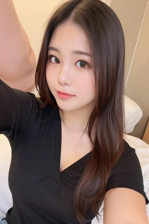 white underwear、big breasts、valley、tits、white bra、white pants、thin legs、Taking a selfie