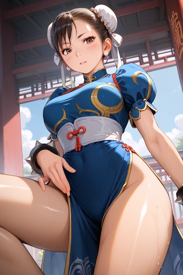 obra de arte, lindo, 1 garota, Chun-Li, Lutador de rua, botas, pulseira, olhos castanhos, cabelo castanho, Brown pantyhose, boa cobertura, Vestido azul da China, cross lace shoes, duplo bom, postura de luta, corpo todo, pelvic curtain, faixa, cabelo curto, Sozinho, spiked pulseira, Vestido azul, Japanese temple background , bbw, ssbbw, very fat, obese