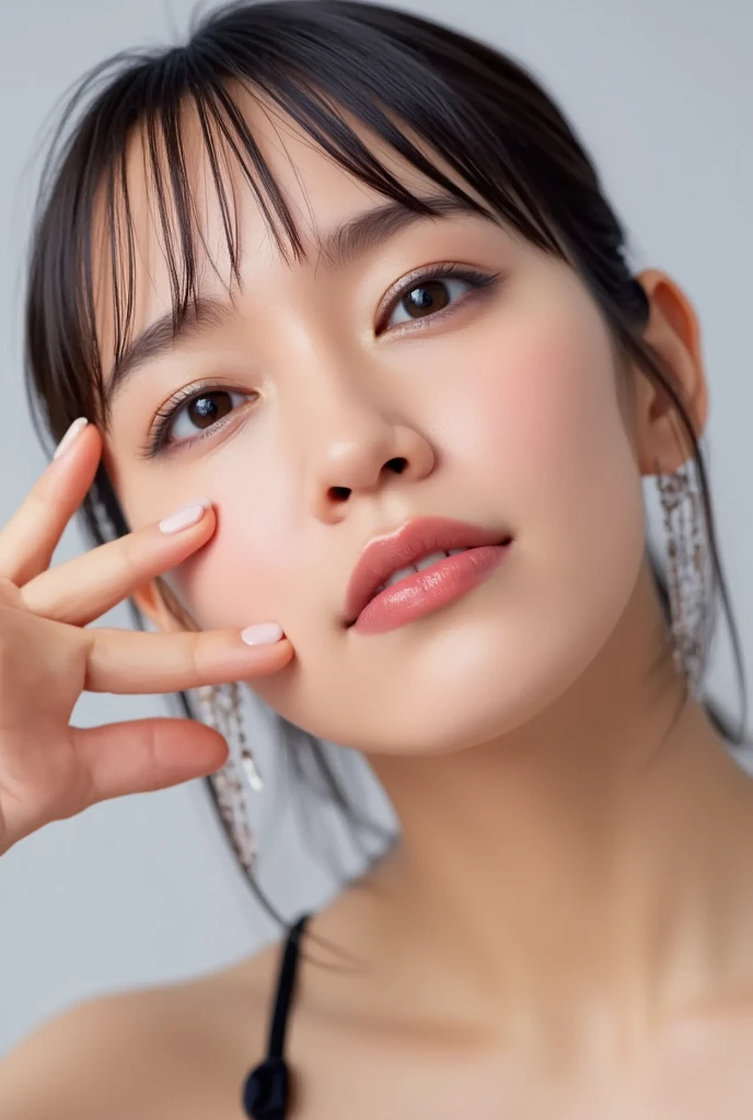 (8k、RAW Photos、highest quality、masterpiece:1.2)、(Realistic、Realistic)、1 Japanese girl、(((25 Years Old)))、(Short hair)、((Black Hair))、((Naked))、((Petite Woman))、(((Huge Breasts)))、skeletally correct、((small eyes))
