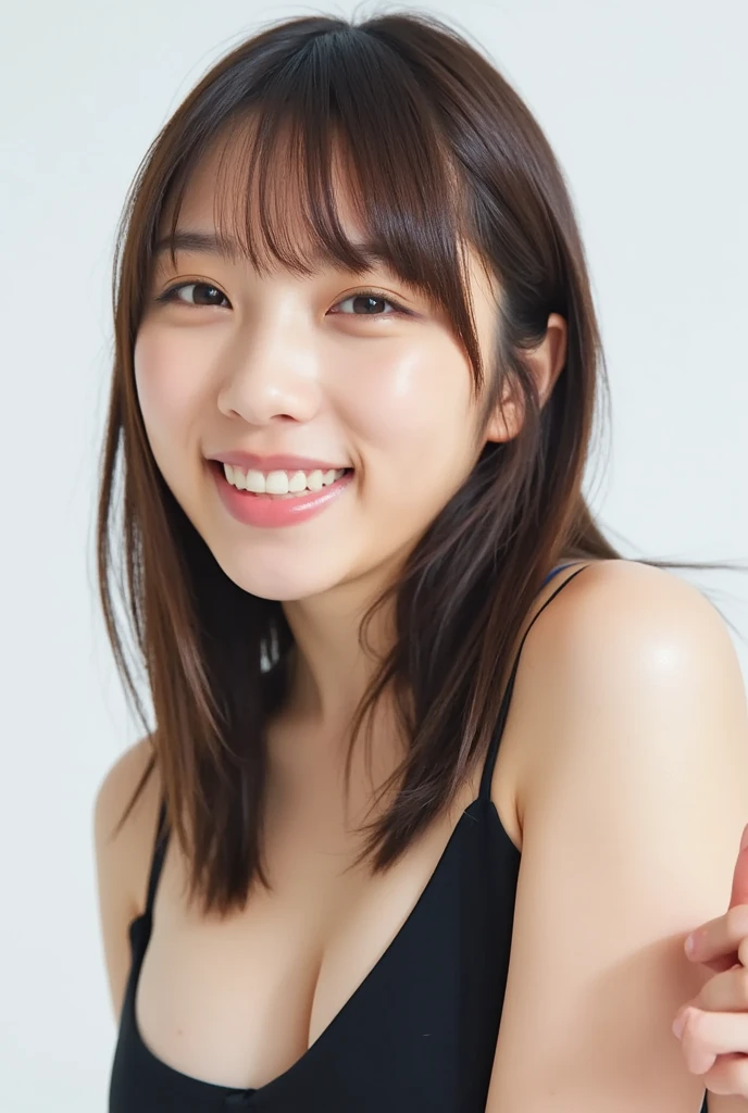 (8K、RAW Photos、Highest quality、masterpiece:1.2)、((Smiling with teeth showing、Thin your eyebrows、Thin your eyebrows、Make your pupils smaller:1.5))、((lower nose、Nasolabial folds:1.2))、((Flat Chest、Swimwear、bikini、Short Hair、bangs))、(Realistic、Realistic)、1 Girl、cute