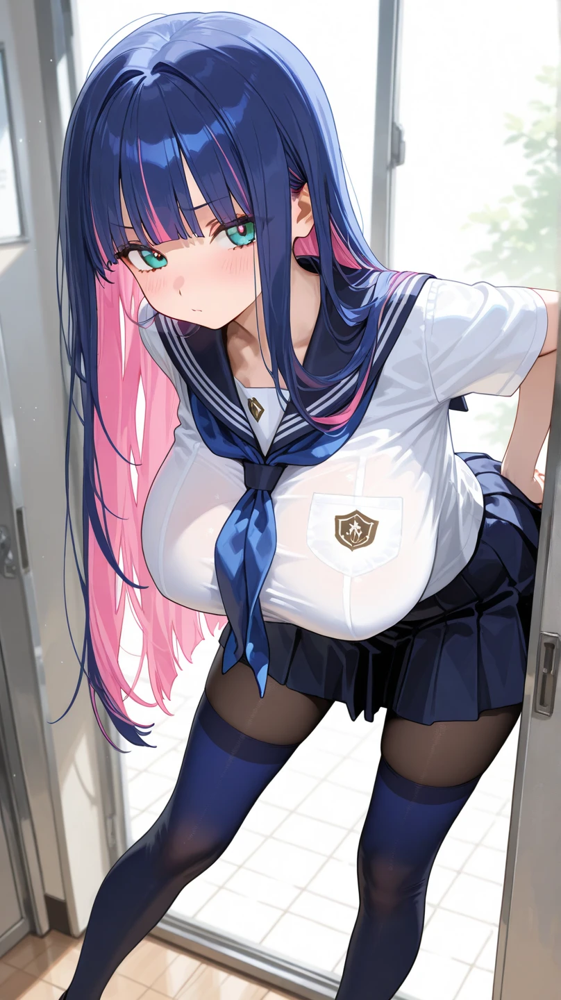 (​masterpiece、top-quality、ultra-detailliert)、((1 girl))、((Pink hair twin tails))、light blue  eyes、evilsmile、piercings、((very Bigger breasts))、(White and navy blue sailor suit)、Mini pleated skirt in dark blue、Taken from below、(panty shot)、((light blue stripe pantis))、cowboy  shot、Classroom Background
