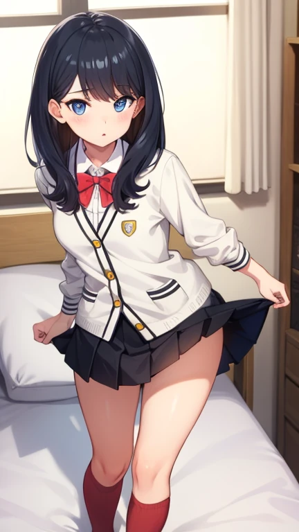 (One girl)、smile、Embarrassed、nurse、nurse、bed、From below、Dark brown short hair、Dark brown eyes、Spread your legs