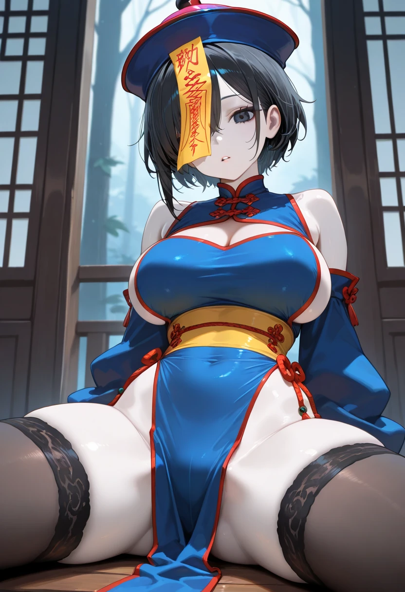 obra-prima, 1girl, solo, cabelo preto, underboob, kalap, light_smile, ofuda, vestido da porcelana, folded arms, corpo inteiro, ao ar livre, lanterna pendurada, noite, higashi setsuna, NSFW
