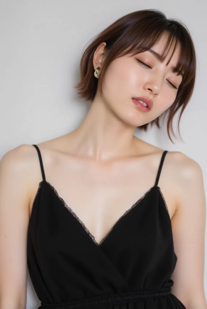 ((top-quality、8K、​masterpiece：1.3))、foco nítido：1.2、Beautiful Women in Perfect Style：1.4、Full Bord Bill Four、Slender Abs：1.2、((dark brown hair、Colossal ????：1.2))、(natural soft light、Night:1.1)、Highly detailed facial and skin texture、A detailed eye、二重まぶた、Beautiful bust、Whole body, Long leg,A look of shame、 ???? ????????? with a small area、???????????、((???? ?????????:1.4))、????? after bathing、and draw the full body、