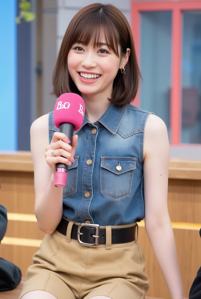 Beautiful 30 year old woman、Brown Hair、With bangs、smile、Beautiful breasts、Sexy body、Red tank top、Blue denim shorts、Standing in the city