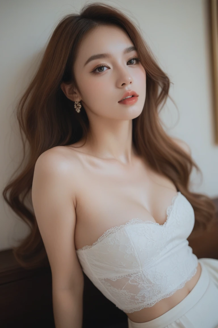 ((top-quality、8K、​masterpiece:1.3))、1girl in、Slim beautiful woman:1.3、(Casual Hairstyles、huge tit:1.2)、Casual clothing:1.2、By the sea、Super Detail Face、Delicat eyes、二重まぶた、kindly smile