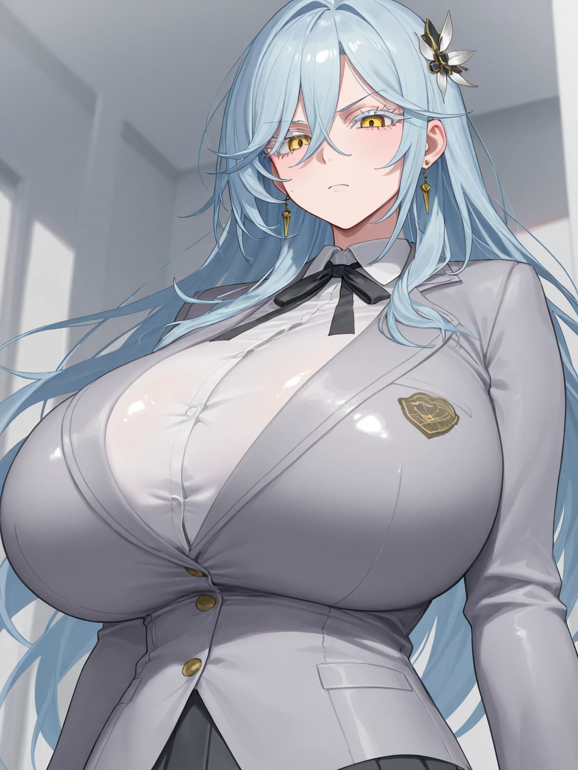 Chains，耳Nipple Ring，choker necklace，Forehead，middle parted hairstyle，femele，Train station，a beauty girl，Long light blonde hair，green pupills，Business suit，white business suit，in suit，White color blouse，shorter pants，wind coat，Cowboy hat，Flower arrangement on a hat，The streets of London，high-heels，obi strip，tiese，wind coat，ssmile，huge tit，(cleavage)，(huge tit)，((damaged clothes))