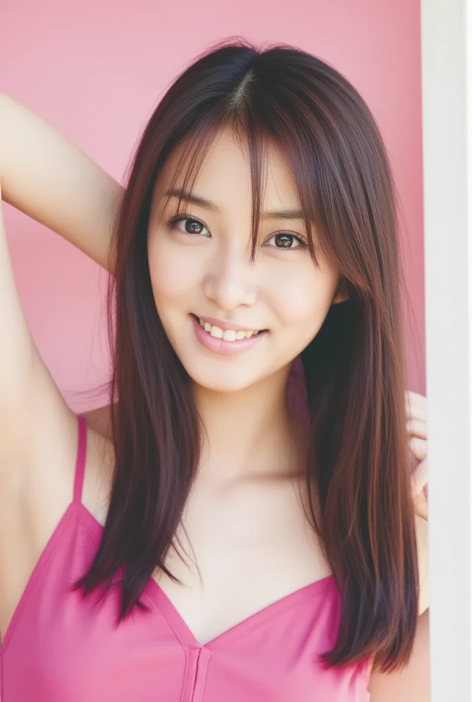 (highest quality、8k、Masseter muscle area、メタルRound Glasses、Delicate illustrations)、round face、Round Glasses、Kasumi Arimura、Raccoon face、(Futuristic pink and white tank top hero suit) 、（Very plump figure 1.1、Super Big 1.1）、Smile at your audience、Black hair ponytail（With cage）、Ancient Battlefields of Japan、Upper body