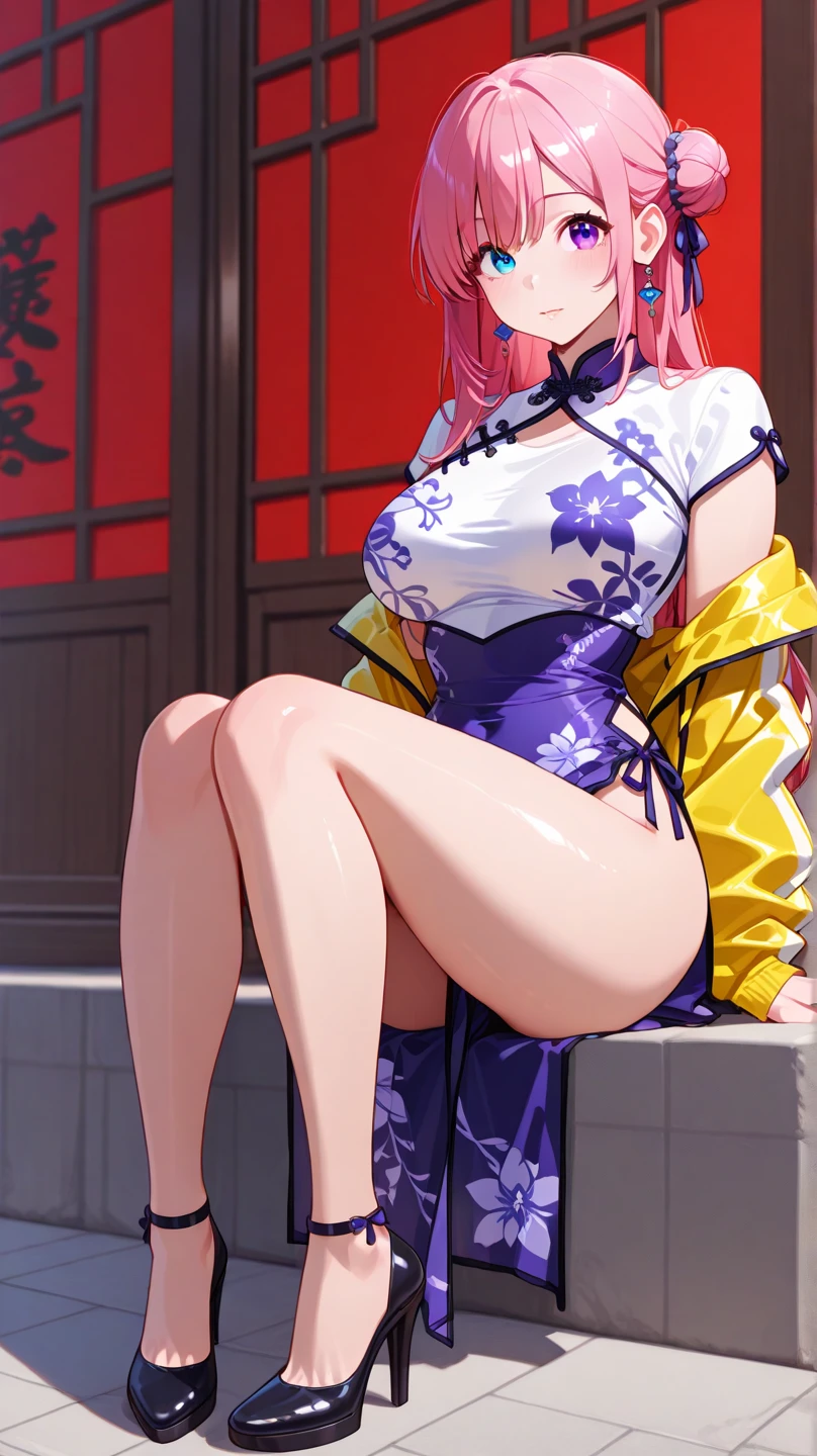 25-year-old woman，pink hair，fox ears，Bust D，Long hair to waist，long legs，Exposing tight cheongsam，Exposing chest and belly，Show your crotch with your legs open，Milk in crotch