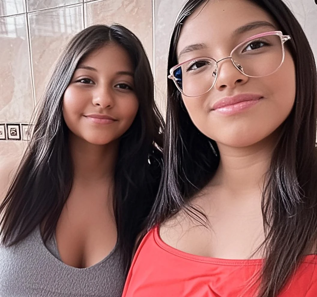 (((best quality)), ((masterpiece)), (detailed), perfect face, ung latina girls, nakerge breast, (cup)), pubic hair, in a living room,  ((fellatio)), masn, fingeringmouth)))