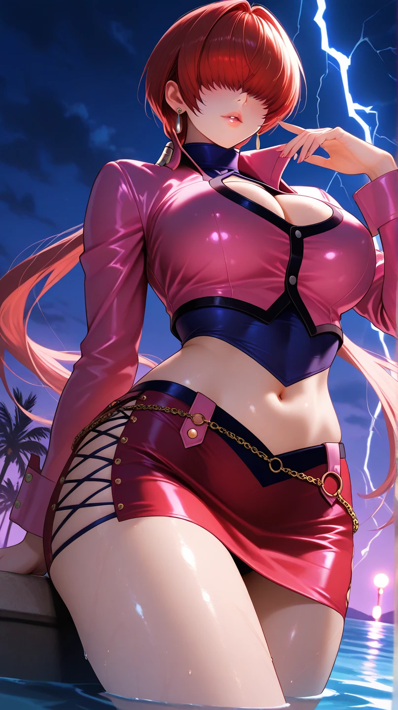 Mulher peituda com roupa sexy detalhada