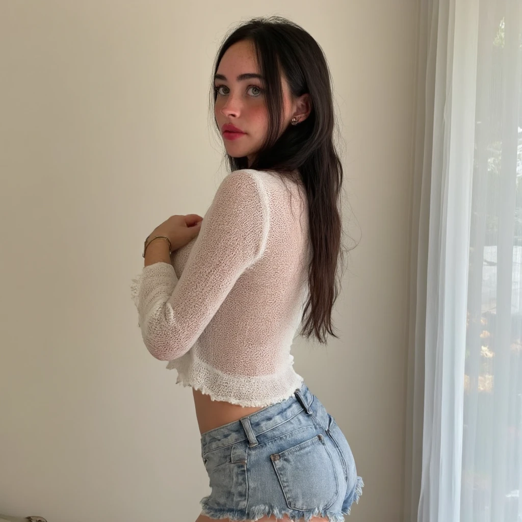 photo portrait en gros plan de la belle 26 ans.oh femme,((une femme assise )), se maquiller, 8k UHD, High quality, spectaculaire, Cinematic