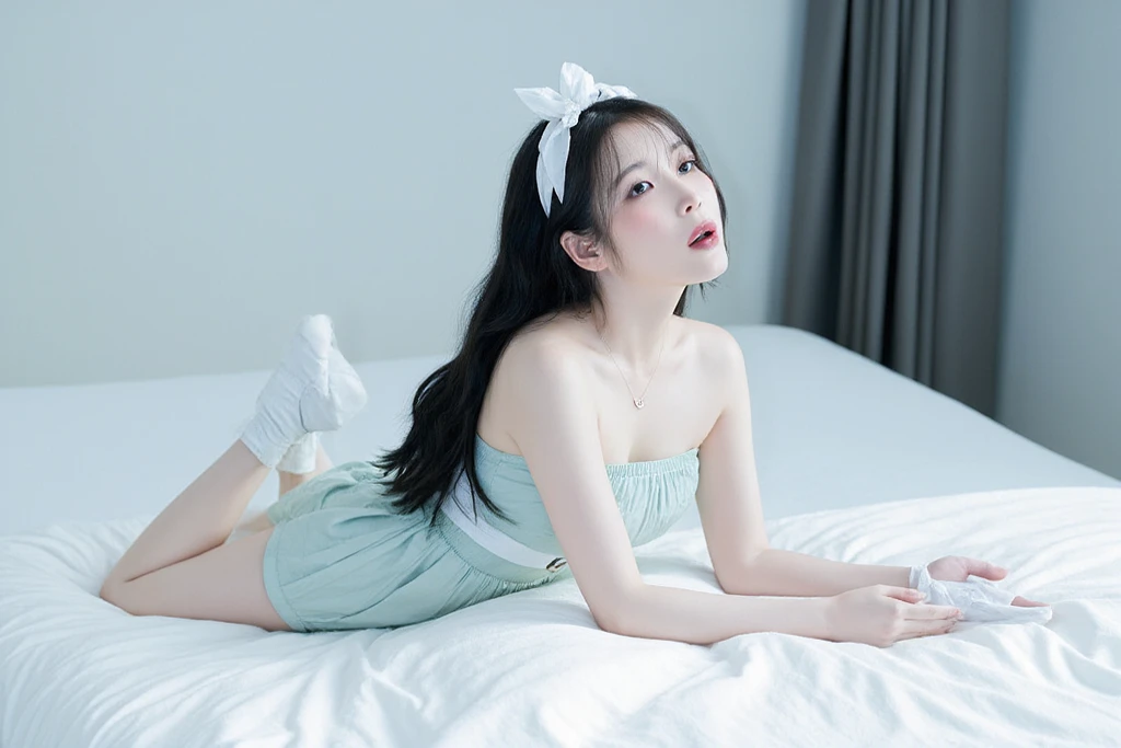 best qualtiy, tmasterpiece, 超高分辨率, （realisticlying：1.4）, teens girl, Juvenile, Clear face