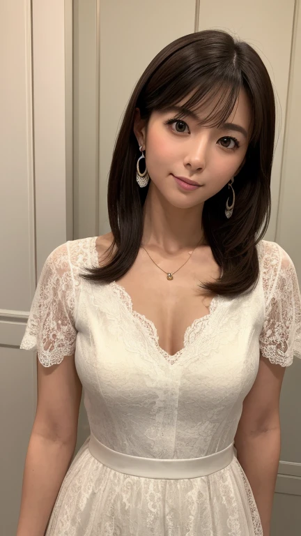 (in 8K, top-quality, masterpiece:1.2), (realisitic, Photorealsitic:1.37), ultra-detailliert, Natural sunlight, mideum breasts, I can see the cleavage, 1 persons, 35-year-old woman, Dark hair, Pendants, Torn shorts, Light Knit V-Neck Shirt, At the time of performance, extremely detailed face and skin, A detailed eye, extremely detailed face and skin、