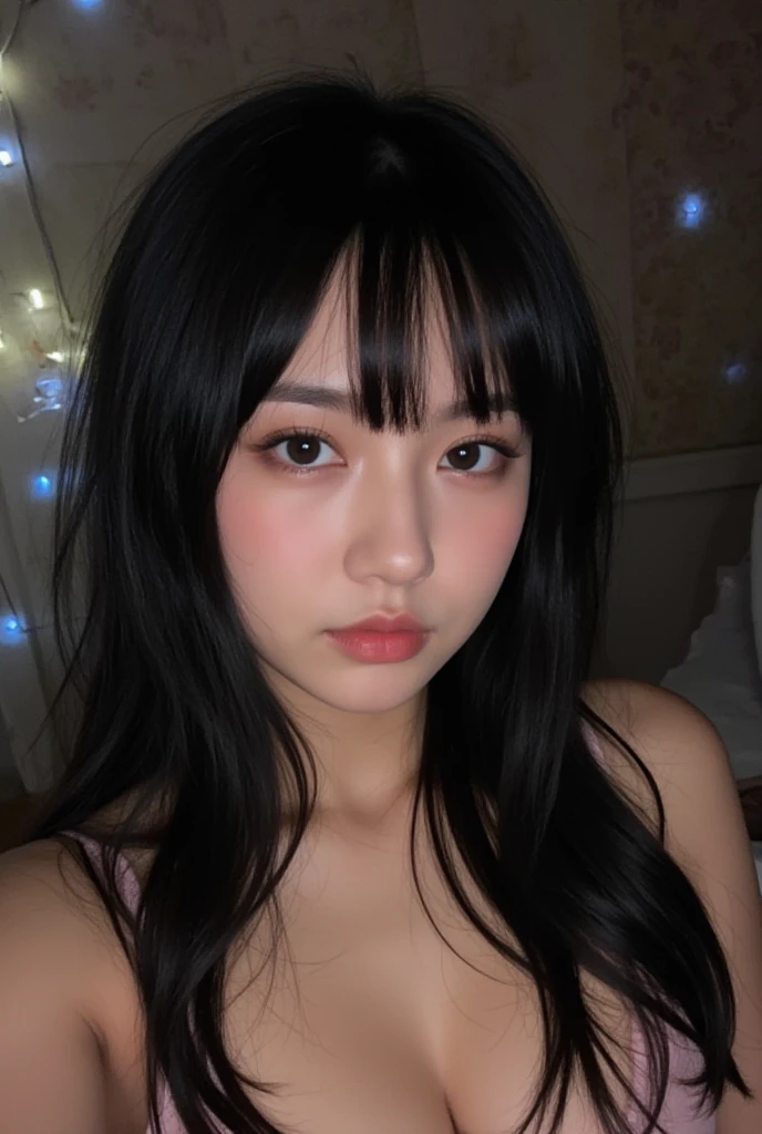 mulher arafed com cabelo preto longo e um vestido de bolinhas, cruel korean goth girl, Shikami, Ela tem cabelo preto com franja, 2 2 anos, 18 anos, 1 8 I, 21 anos, Chiho, Asian girl, Deusa japonesa, 2 3 anos, Menina chinesa, 1 6 anos