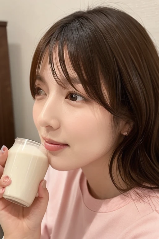 ((highest quality)), ((masterpiece)), (Familiar), Perfect Face, masterpiece、highest quality、High resolution、wallpaper、Realistic、Bright lighting、Professional Lighting、Face Light、smooth lighting、Japanese women、20th Gen Midplate、so beautiful、Beautiful Skin、Beautiful and detailed、Familiar顔、slim、moderately、short hair、Brunette colored hair、Brown eyes、Looking at the camera、Cafe sofa、 commercial photography, Beautiful Instagram Influencer Girls, The best smile,Daytime、Naked Apron