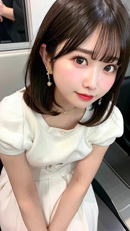(masterpiece:1.5)、(Realistic:1.5)、(Highest quality:1.4、8K、RAW Photos）、 Ultra-high resolution、Professional Lighting、Perfect dynamic composition、Film Grain、chromatic aberration、Frank、Sophisticated、charm、超Realistic、High detail、Golden Ratio、  girl)、繊細でcharmgirl、Cute Woman:1.4、 Light brown hair、Hairstyle: Shortcuts、 Realistic looking skin、Beautiful Eyes、double eyelid、On the bed, on all fours、Looking up frivolously:1.4