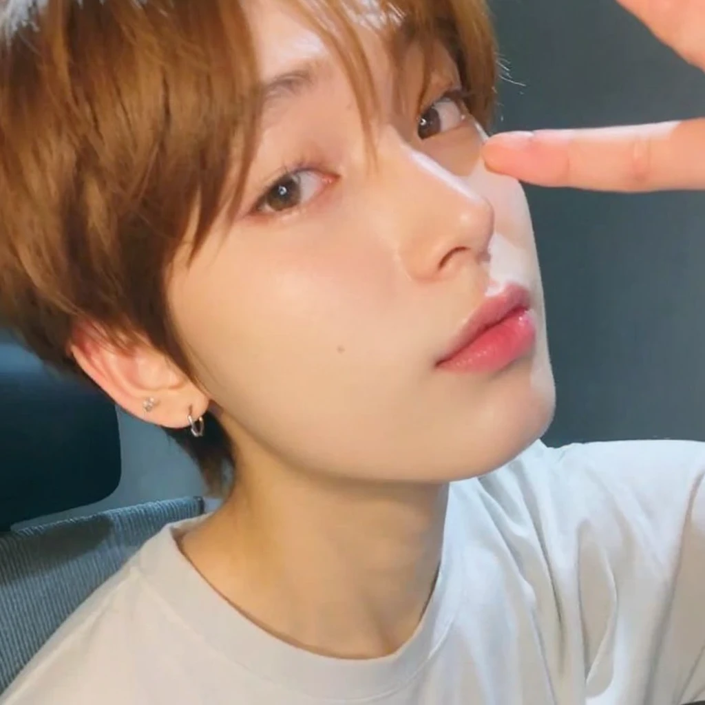 Ulzzang boy, ulzzang, Korean ulzzang, boy, ulzzang, Korean boy, black hair, cute face, cute eyes, ulzzang, Ulzzang boy