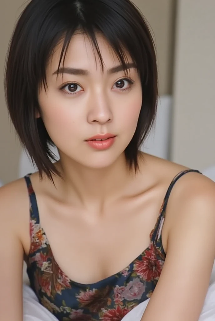 White wall、Close-up of an 18-year-old woman in a blue T-shirt, Roll up your hoodie、Medium Short Hair、Yoshitomo Nara, shikamimi, Chiho, mayuri shiina, A real young gravure idol, beast, , Kotegawa Yui, 8k、narumi kakinouchi