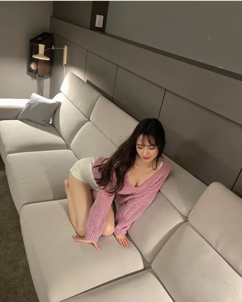 a woman without clothes was squatting in the room