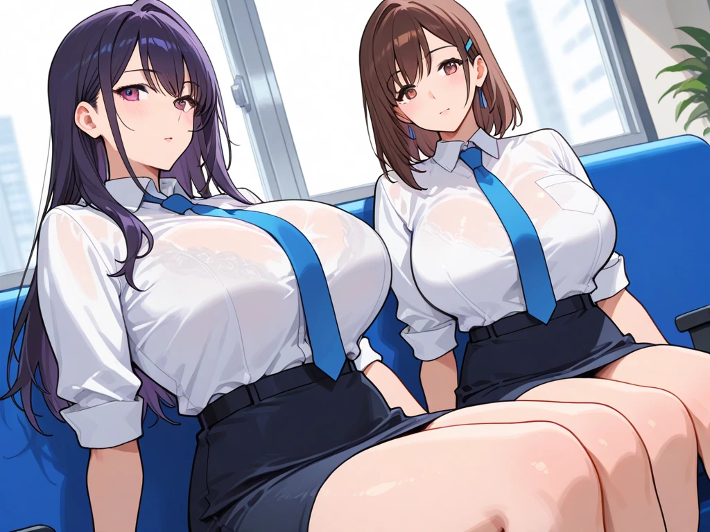 Many high school girls were lined up, All whipped, Many female students rushed in., Everyone is sweating、uniform、train、