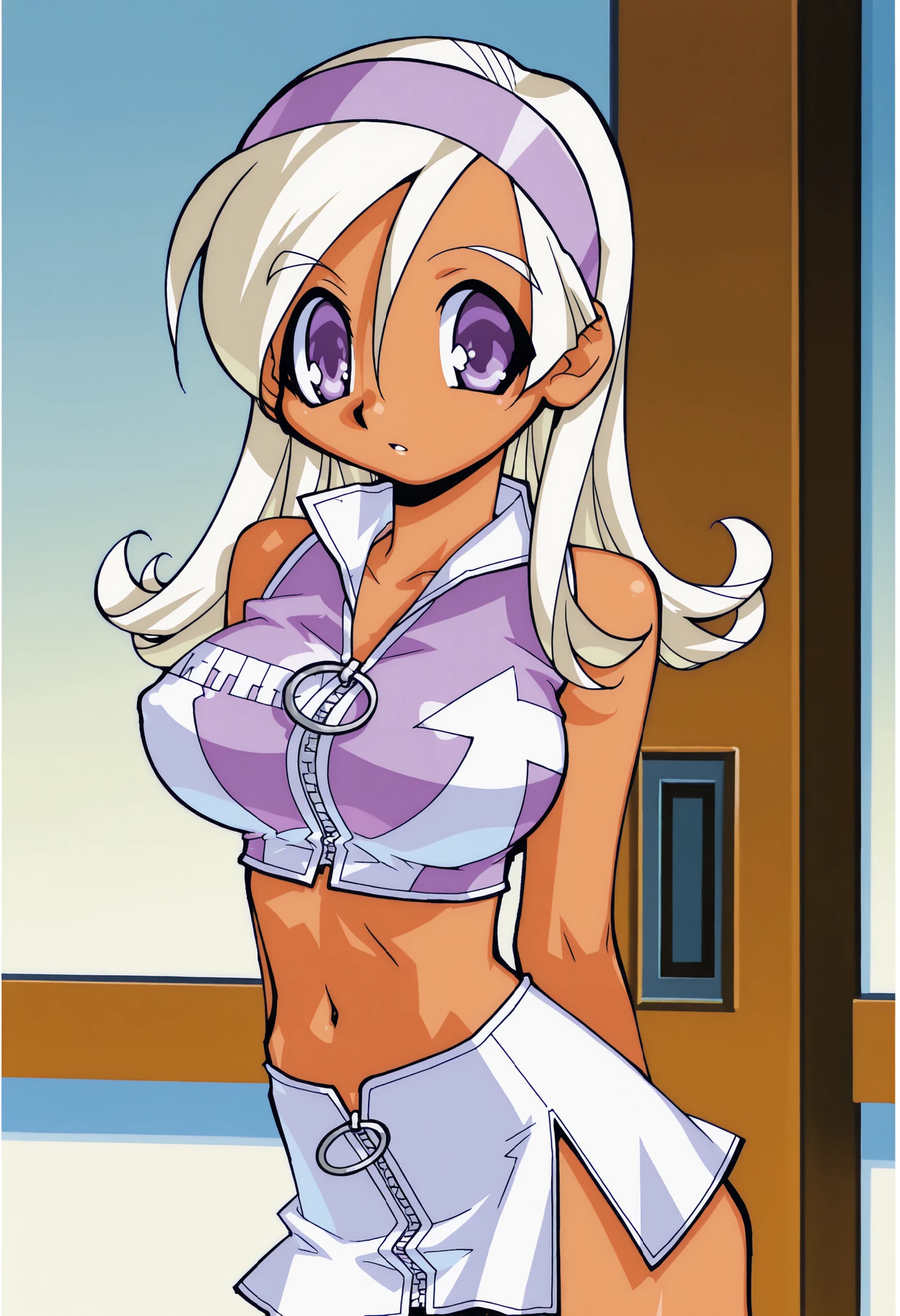 1girl in,(high-level image quality:1.3)、(masterpiece:1.3)、4K,8K,Official art,(Everyday clothes:1.4)、Large breasts,Brown skin、a blond、Purple Hair Band