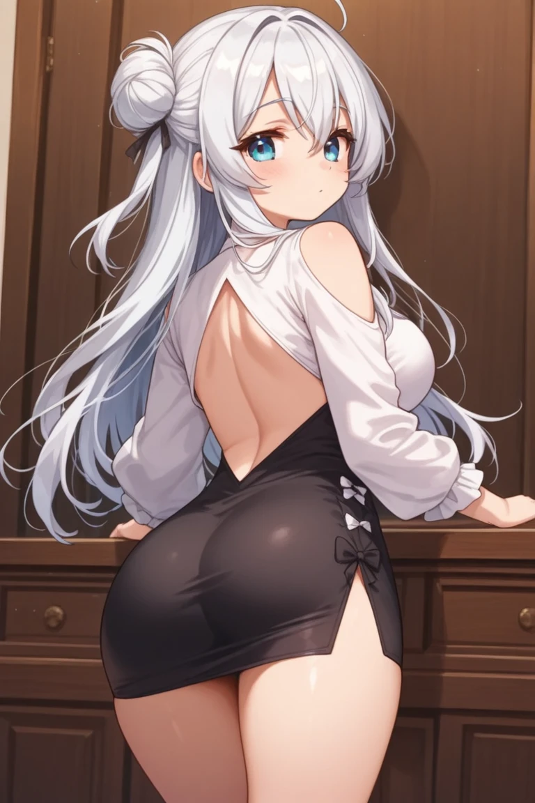 obra de arte, altamente detalhado, ultra-detalhado, frio, Sozinho, (1 garota), (pale skin), olhos azuis gelados, cabelos brancos gelados, mulher jovem, medium breasts, deusa, kuudere legal, (Camisola preta longa), (roupas casuais modernas), com sono, lazy, (sorriso:0.7), (roupas educadas), (fechar roupas), CEO, Rico, hair decoration, alto, (interior), No excitement