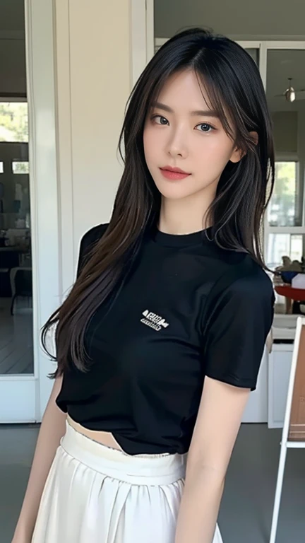 (Highest quality、、32k、masterpiece、Best Quality、Realistic))、Black Hair、long hair、Small breasts、room、(Selfie、Wearing a long T-shirt)