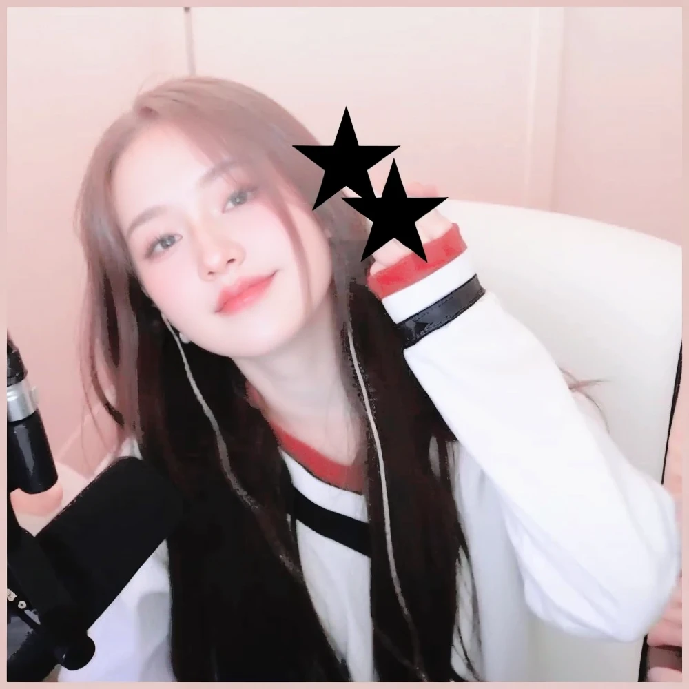 there is a woman with a cell phone in her hand, ulzzangs, 8k selfie photograph, tzuyu from twice, Shin Jinying, Choi Hyun-hwa, selfie of a young woman, chiho, sun yunjoo, lalisa manobal, taken with sony alpha 9, lalisa manoban of blackpink