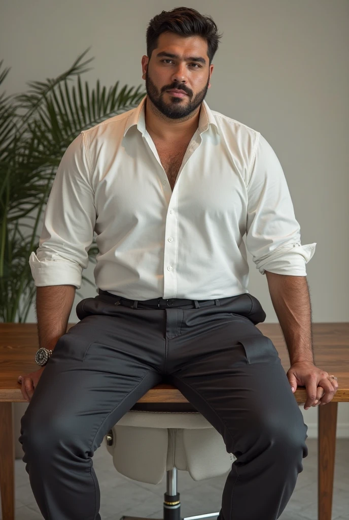 closed expression, pele negra, sem barba, ao fundo uma cozinha industrial, folded arms, GRAVATA AZUL