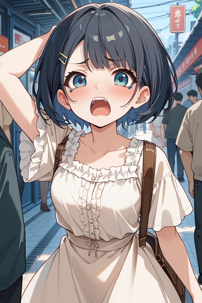 Naked Women、Cute hairstyle、rape、rape、Multiple men attack a woman、Women run away、The man is excited、Shopping Street、short hair