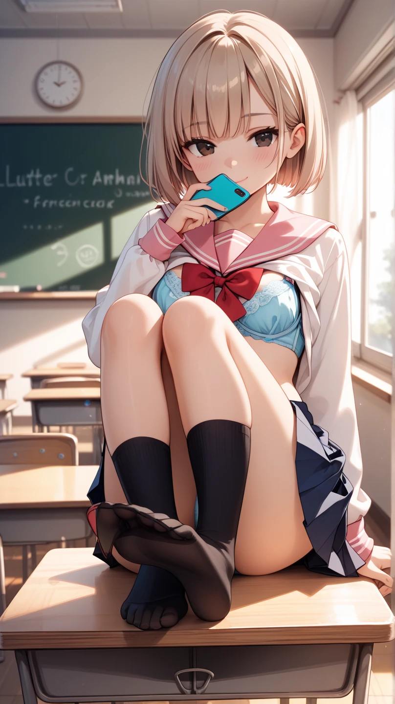No panties in a sailor suit miniskirt with an inseam 5 cm、Shaved schoolgirl。
Because I sit and spread my legs in an M shape.、Female genitals are exposed without hiding。