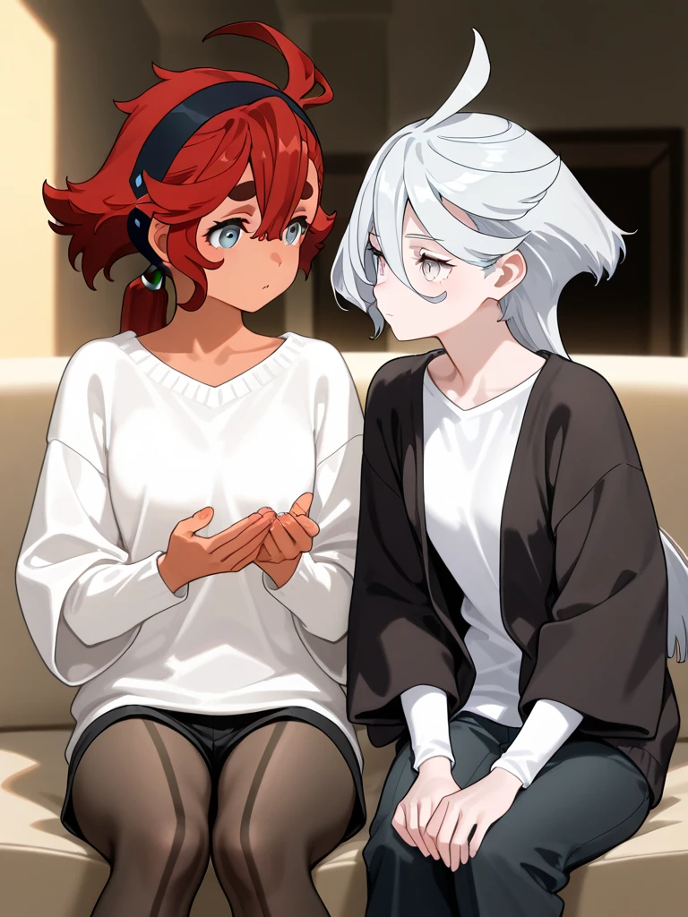 Obra maestra, la mejor calidad, Anime illustration of a mother with gray hair and eyes is in a room hugging her daughter who also has gray hair and eyes 