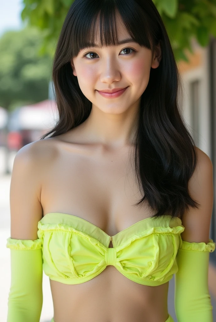 Little beautiful woman with long hair in a shiny dress with wide open chest、She smiles at me as she leans forward in front of the camera.。Shooting with a SLR