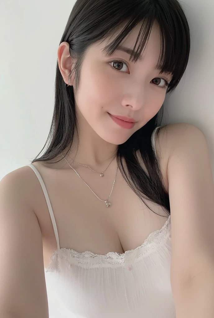 One Girl、Idol、Close-up、clavicle、picture、movie、Depth of written boundary、sleeping face、Modeled、window、View your viewers、Cleavage,camisole,smile