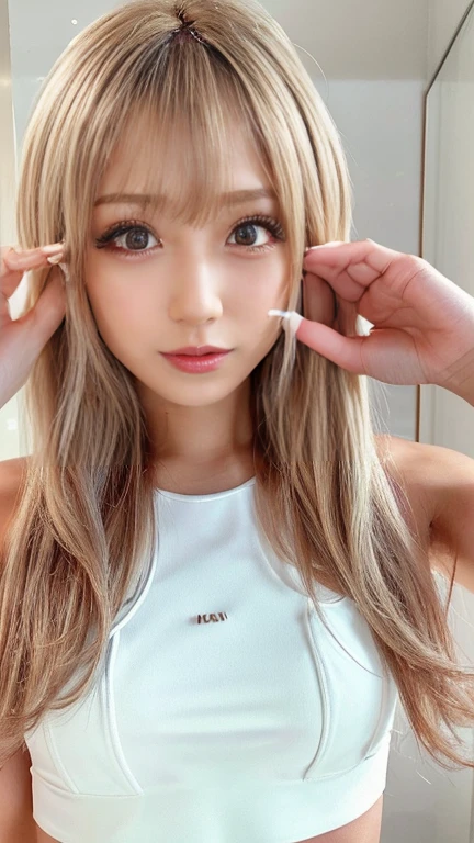 Girl with long blonde hair, short bangs, in a bikini in front of the mirror, ela tem um piercing no umbigo