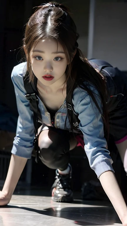 Jennie arafed em uma jaqueta preta e gravata sentada em um banco, olhando para baixo on the camera, shy olhando para baixo, menina em um terno, olhando para baixo at you, Garota de terno, olhando para baixo, looking at the camera, looking at the camera, camera angle looking up at her, ajoelhado e olhando para cima, looking directly at the camera, jeblackpink 