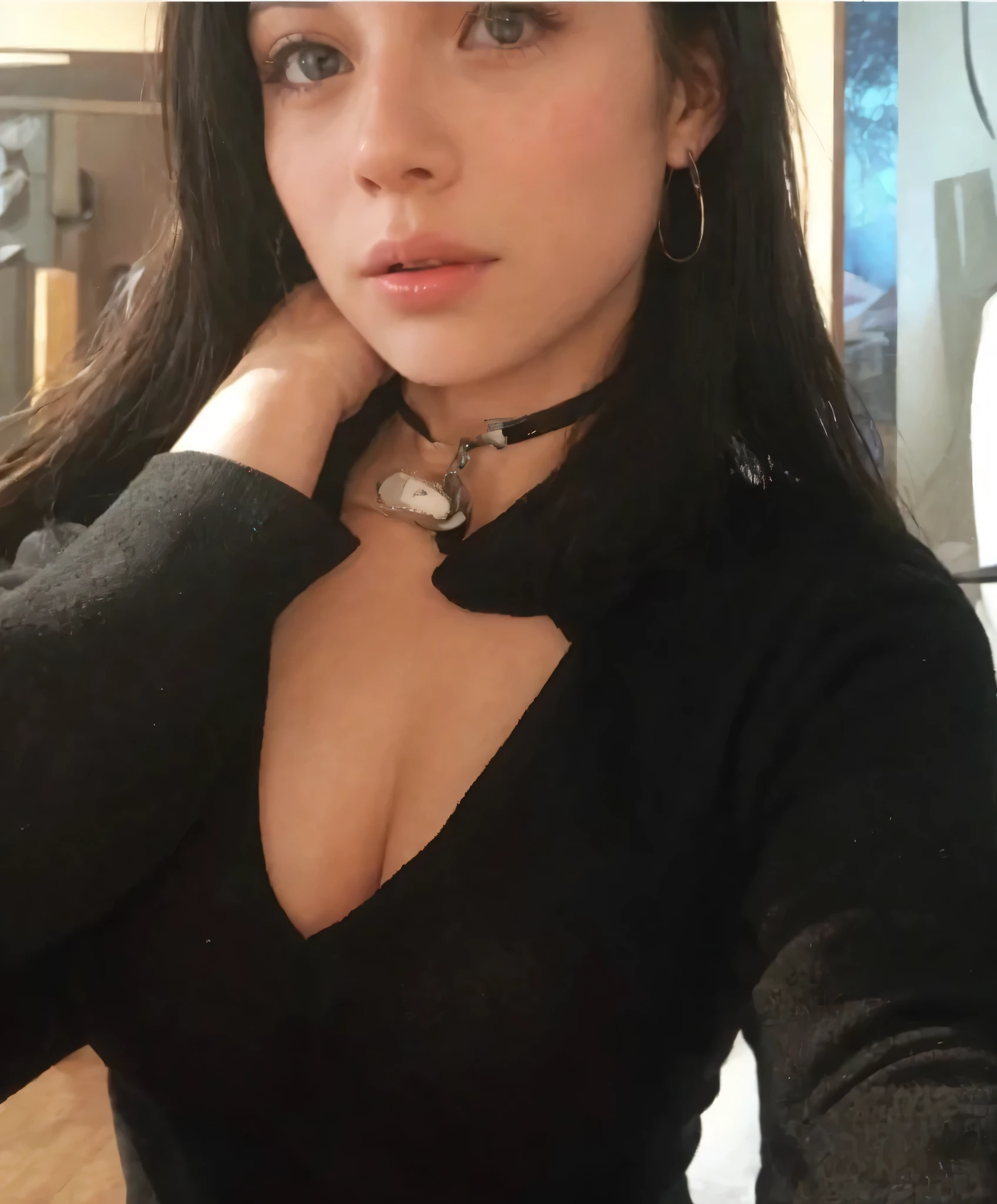 Exposed medium-sized tits, tetas colgando