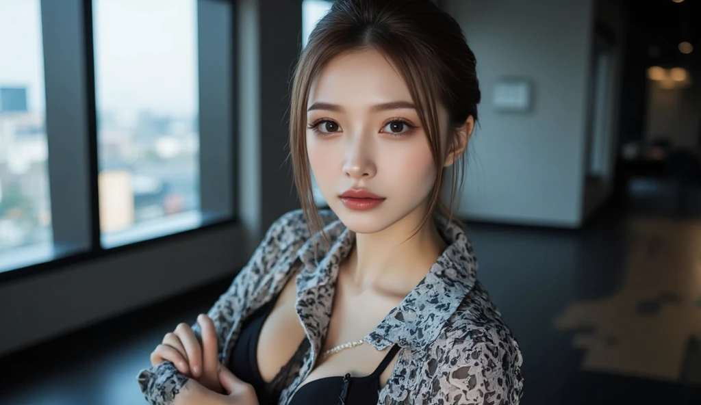 Highest quality、High resolution、8k wallpaper、Dense and beautiful eye-glue hair、(Beautiful breasts:1.3)、Natural color lip、25歳のwoman、woman、Brown Hair、A strange look、Tilt your head、Semi-long hair、Hair tied up、Wearing a necklace and earrings、Frilly black blouse、work、Short sleeves、indoor、IT industry、Large office、Receptionist