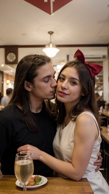 there is a man and woman besar each other on the street, besar together cutely, besar together, couple besar, they are in love, besar each other, besar, besar boca a boca, hermoso beso, Los besos son hechizos sin palabras., foto de perfil, el beso, kissing, reylo besar, Jordan Grimmer y Natasha Tan