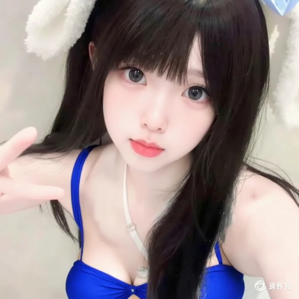 (masterpiece, Highest quality:1.2), One Girl, alone、topless、Protruding nipples、Cute nipples、White panties、Small breasts、On all fours、Take a selfie、On all foursで尻を突き出す、Kiss me here、Kissing Face、Get close to the face、Very flat chest、Small breasts、Twin tails、Big white ribbon hair ornament、Bare breasts and nipples、Pink nipples、Very flat chest、Black Hair、12 years old、smile