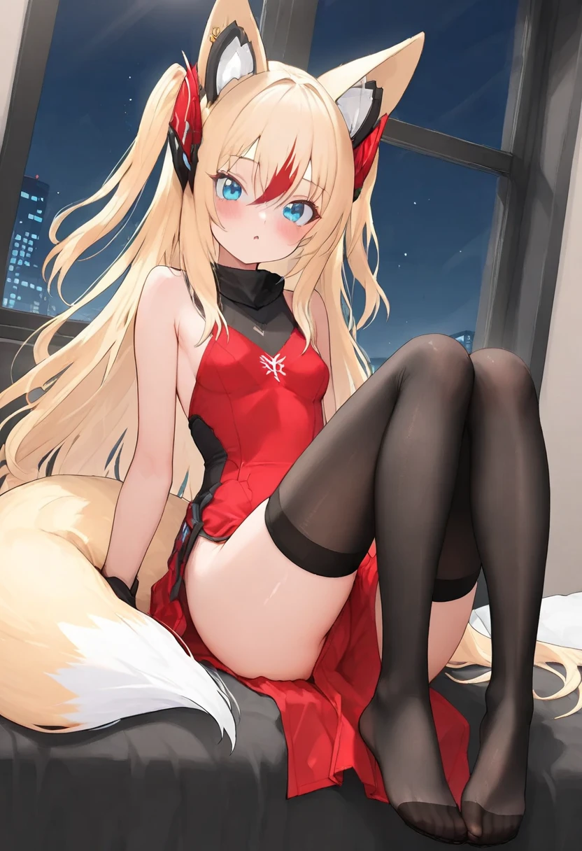 highest quality、Smirking face、Red Eye、Small breasts、belly button、Fox ears、Long blonde、Black camisole、Black Pantty、bed