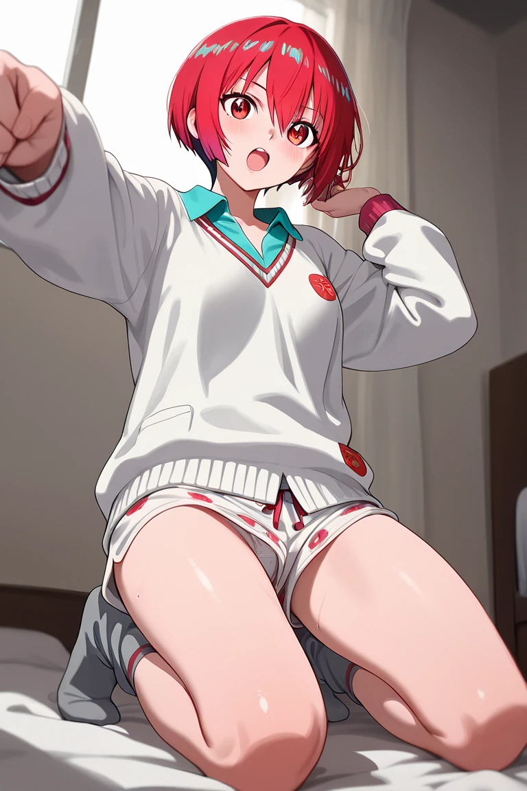 ((masterpiece)), ((best quality)), (ultra-detailed), anime style, on the bed, a cute girl, 1girl, solo, gym shorts00, ((beautiful eyes))0, smile