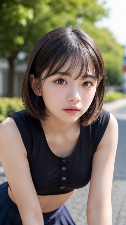 She has a bob haircut, is a little longer, is around middle school age, has double eyelids, is a cute girl, has slightly tanned skin, and looks a little cheeky.