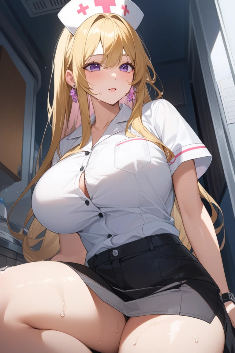 spread legs with squatting pose、grin、(Big Breasts)、curvy、(((((1 girl)))))、night、Dark Back Alley、high school girl、((owncast eyes))、Wearing a jersey、Blonde、dutch angle、from below、Fisheye Lens