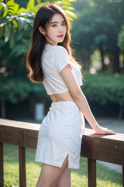 highest quality、4K、Beautiful lady、Perfect Face、Perfect Style、Model、perfect body、Sunburn、beautiful lady、mature、ponytail、Swept-back hair、full body, sexy 、charming、healthy、sports wear、at night park