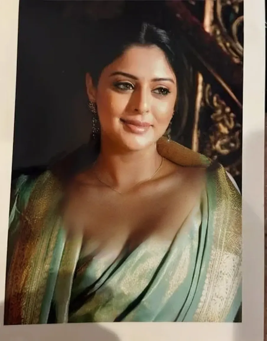 50yo mature MILF Anushka Shetty,((best quality)), ((masterpiece)), ((realistic)), Medusa, full body, the hair composed of countless small snakes, green eyes, female face,metal carved top, royal aura, trend on artstation , sharp focus, studio photo, intricate detail, very detailed, detailed eye, illustration, very detailed, sharp focus, digital render, professional, 4k